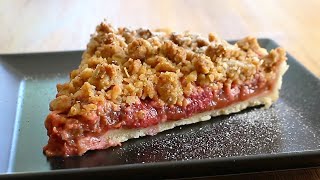 Tarte fraises  rhubarbe façon crumble [upl. by Nema385]