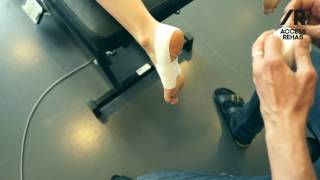 Tejpning vid plantar fasciit  Access Rehab [upl. by Yssor]