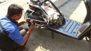 Dinitrol Under body Anti rust treatment of a Honda Activa HET model scooter in Mumbai [upl. by Rettke]