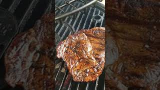 Char griller akorn smoker smoker grilled steak [upl. by Gomer]