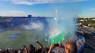 IMPACTANTE RECIBIMIENTO de la Hinchada de Vélez Sarfield Se Juega 80 años de Historia La Pandilla [upl. by Nivk]