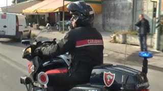 Napoli  In giro con pattuglie radiomobile dei Carabinieri 090414 [upl. by Nnylireg358]