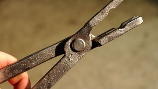 Blacksmithing  Hand Forging a pair of blacksmiths tongs  Flatbit Tongs [upl. by Venator]