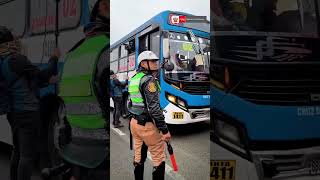 Ante al paro de transporte público la PNP brindó apoyo a la ciudadanía [upl. by Matthias466]