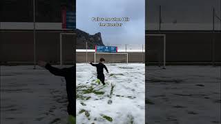 Folgt trotzdem auf sympathisch 🥹😂 österreich fußball schnee lustig unterhaltung football yt [upl. by Balbur]