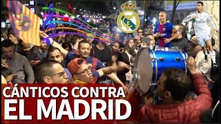 Cánticos contra el Madrid y Cristiano y a Iniesta la fiesta del Barça en Canaletas  Diario AS [upl. by Aikyn]