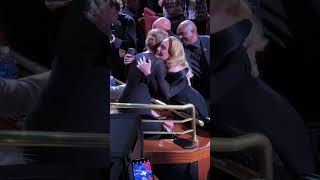 Adele se rompe al ver a Céline Dion entre el público en la recta final de su residencia en Las Vegas [upl. by Rudolph]