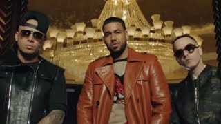 Romeo Santos Wisin amp Yandel aullando como loba [upl. by Whitman]