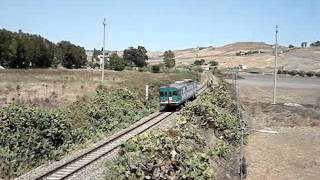 Treno regionale Cz LidoCrotone in arrivo alla Stazione fs di San Leonardo di Cutro [upl. by Eciened169]