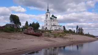 Russia  Ferry to Solvychegodsk Archangelsk regionПаром на Сольвычегорск [upl. by Rockwell]