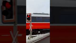 RegionalzugS Bahn Bahnübergang Weixelbaum Südoststeiermark [upl. by Kelson167]