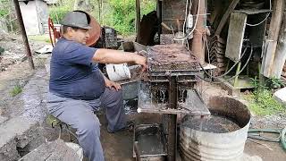 DIY Homemade briquette press and process I Házi készítésű brikett I Presa de brichetat [upl. by Akirahc]