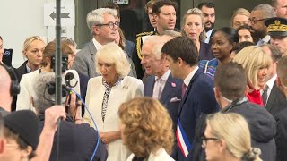 Charles III la reine Camilla et le couple Macron visitent le Village Rugby  AFP Images [upl. by Ailina]