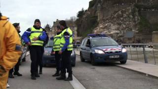 Marée du siècle  Le MontSaintMichel cerné par les eaux Mont Saint MichelFrance  21 Mars 2015 [upl. by Onfroi]