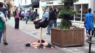 The Floating and Levitating  Chichester  Street Busking  Levitation  Götulist  Innhverf íhugun [upl. by Ynogoham]