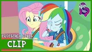 Fluttershy amp Rainbow Ride a Small Rollercoaster  MLP Equestria Girls  Rollercoaster of Friendship [upl. by Mckeon335]