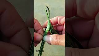 How to make leaf 🌿 grasshopper leafart diy [upl. by Arlon749]