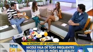 Hoje em Dia Nicole Bahls responde a pergunta dos blogueiros 27082012 [upl. by Skinner]