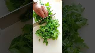 how to chop parsley salad how howto shorts [upl. by Oirom883]