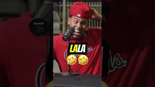 Myke Towers se asusta en plena entrevista 🤣 reggaeton trap rap myketowers puertorico [upl. by Sidky]