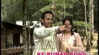 M Shariff amp Rafeah Buang  Seloka Hari Raya Official Music Video [upl. by Ahc]