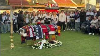 Tifoso 15enne morto migliaia a funerali in stadio Foggia [upl. by Reba]