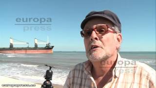 Operaciones de remolque de barcos encallados [upl. by Huey]