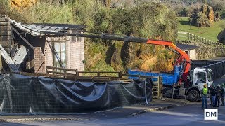 Las tres jirafas del parque de Cabárceno mueren tras un incendio en su caseta [upl. by Eyak842]