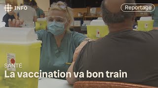 La vaccination contre la COVID19 et linfluenza en cours dans la CapitaleNationale [upl. by Morrie]