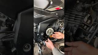 pulsar n250 ki clach plate Kaise dalenbajaj baikmehanic trending viralvideo shortsvideo [upl. by Ailemac]