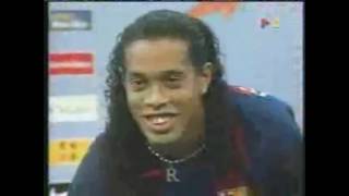 Apresentação de Ronaldinho no BarcelonaMÁGICO [upl. by Ahsenot555]