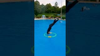 Wer macht den KRASSESTEN Trick in den SCHWIMMRING👀 splashdiving challenge backflip [upl. by Earla701]