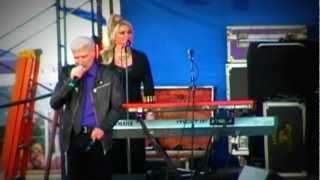 Dennis DeYoung of Styx  Dont Let It End  Woodstock Fair 6 Sep 2010 [upl. by Vashtee483]