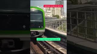 metro 2 METRO🚆TRAIN CROSSING🤔 EXITING CLOSE UP VIEWSSHOTS 🤔 WATCH WITH FULL VOLUME TILL THE END [upl. by Barstow700]