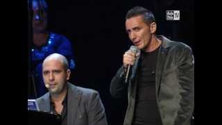 Kekko dei Modà con Checco Zalone liveArena di Verona  Inverno a primavera 22  16092012 [upl. by Arrad]