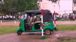 ත්‍රීවිල් එකක් පසුපසට පදවන ආකාරය How to drive a three wheeler backwards sl riya sayuru [upl. by Aroved661]