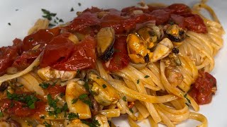 LINGUINE AI FRUTTI DI MARE SURGELATI FROZEN SEAFOOD TONGUES Italian food official 2023 [upl. by Annairba111]