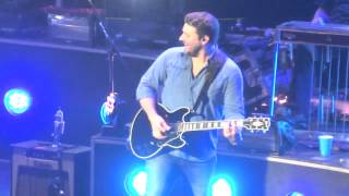 Chris Young quotSharp Dressed Manquot ZZ Top Cover Mohegan Sun Feb 14 2014 [upl. by Sillihp]