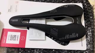 Unboxing Selle Italia SLR Boost TM Superflow [upl. by Alyssa]