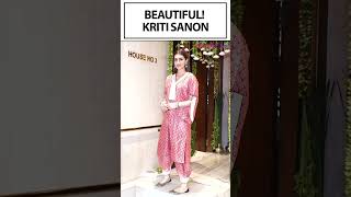 Kriti Sanon Stuns in Traditional Attire at Manish Malhotra’s Ganpati Darshan  Video [upl. by Illib110]