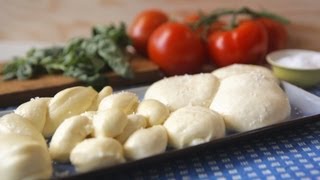 Rezept Käse selber machen  Mozzarella  Allrecipes Deutschland [upl. by Yacov]