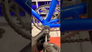 How to unscrew the bottom bracket bikehacks [upl. by Esil236]