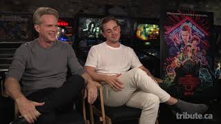 Cary Elwes and Dacre Montgomery talk Stranger Things 3 and what they binged on Netflix [upl. by Sexton]