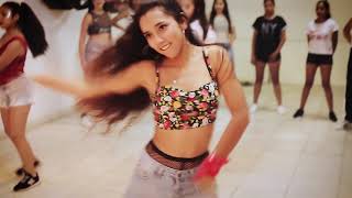 Con calma Daddy Yankee amp Snow  Choreography by May Guerrero [upl. by Llerdnad]