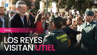 Los reyes Felipe VI y Letizia visitan Utiel para mostrar su apoyo tras la DANA [upl. by Imugem]