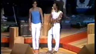 Djavan e Caetano Veloso  Sina TV Globo 1983mp4 [upl. by Kjersti]