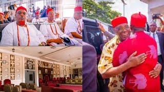 Video Obi Of Onitsha Dragged As He Left Empty Palace To Welcome Atiku Igbos Express Their Heart [upl. by Ellegna]