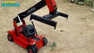 Reach Stacker KALMAR DRT450 Miniatur alat berat [upl. by Jacinto]