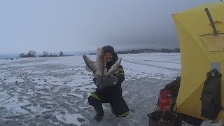 Рыбалка на Яузском водохранилище Ночь на льду [upl. by Heffron]