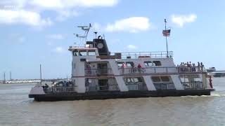 Oil spill cleanup operations continue on Mississippi River [upl. by Nehepts]